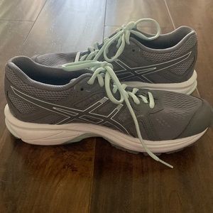 Women’s Asics GT-XPRESS tennis shoes